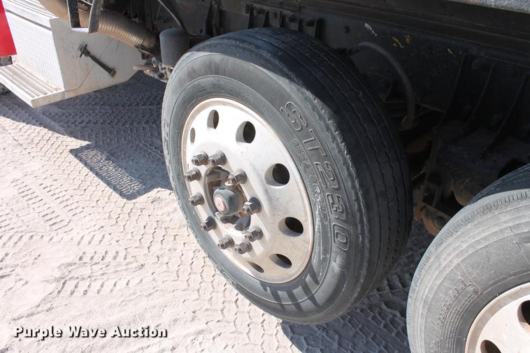 image for item DB5117 2006 Peterbilt 357 dump truck