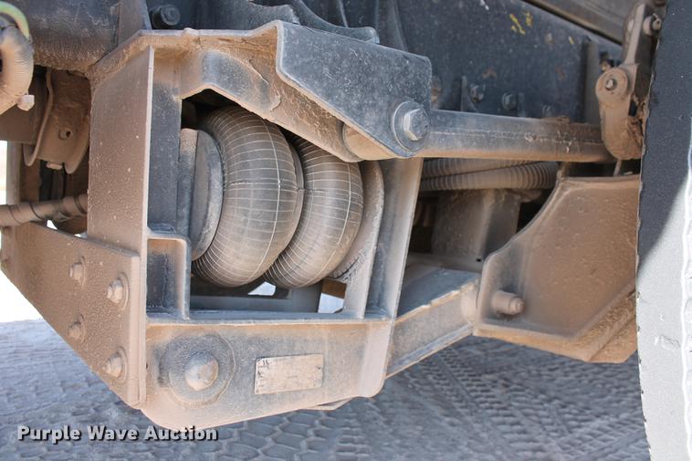 image for item DB5117 2006 Peterbilt 357 dump truck