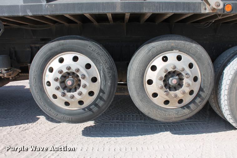 image for item DB5117 2006 Peterbilt 357 dump truck