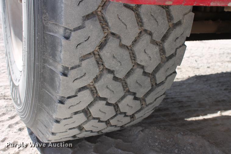 image for item DB5117 2006 Peterbilt 357 dump truck