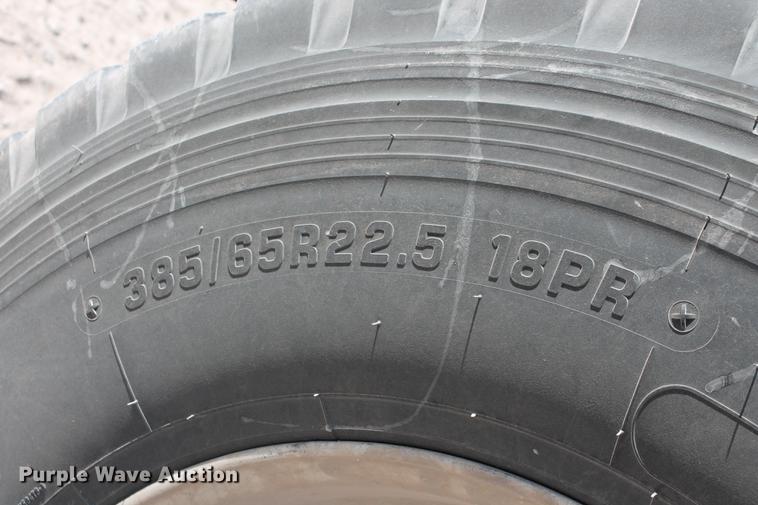 image for item DB5117 2006 Peterbilt 357 dump truck