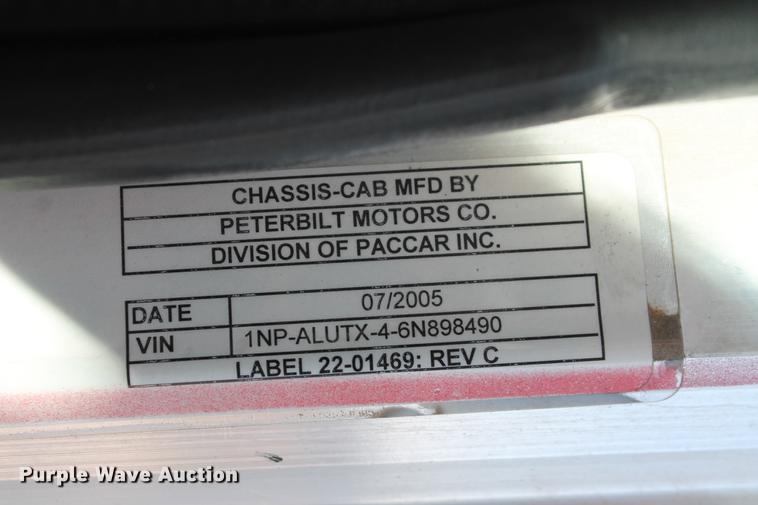 image for item DB5117 2006 Peterbilt 357 dump truck