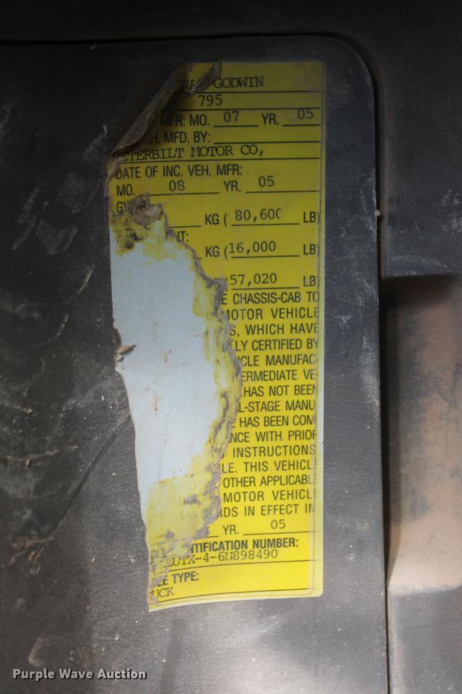 image for item DB5117 2006 Peterbilt 357 dump truck