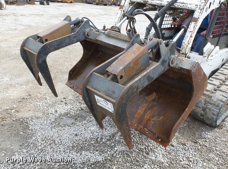 image for item DB7209 Arrow skid steer grapple bucket