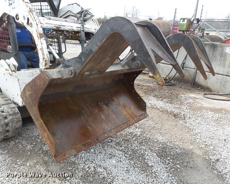 image for item DB7209 Arrow skid steer grapple bucket