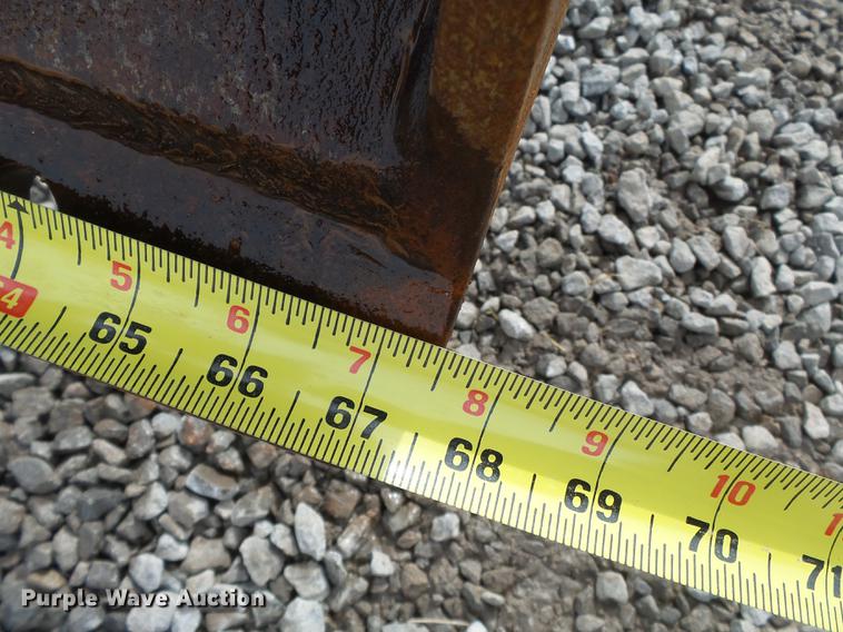 image for item DB7209 Arrow skid steer grapple bucket