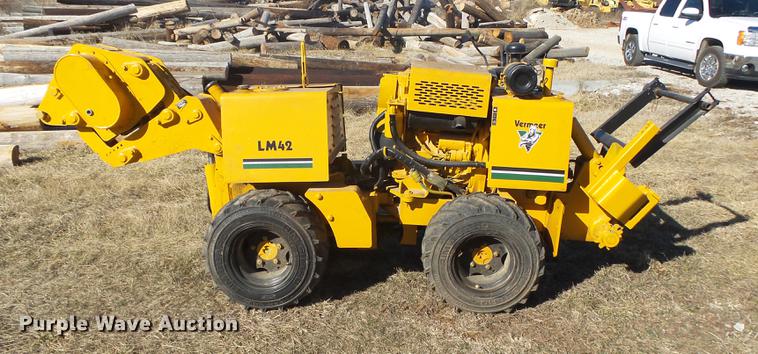 image for item DB7285 1996 Vermeer LM42 vibratory cable plow