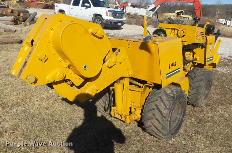 image for item DB7285 1996 Vermeer LM42 vibratory cable plow