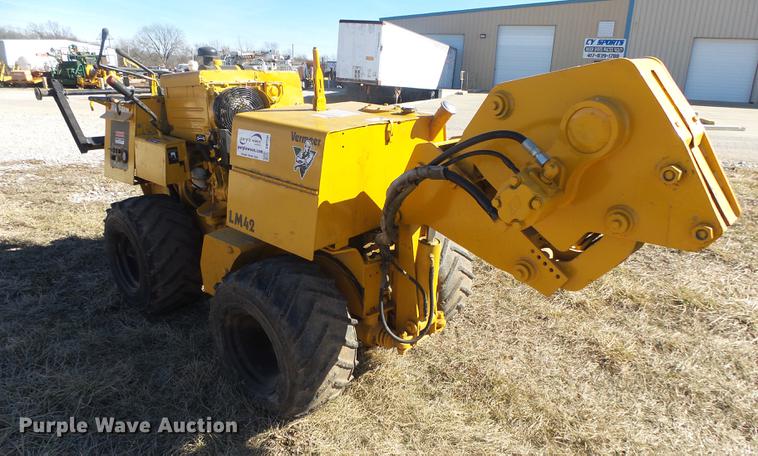 image for item DB7285 1996 Vermeer LM42 vibratory cable plow