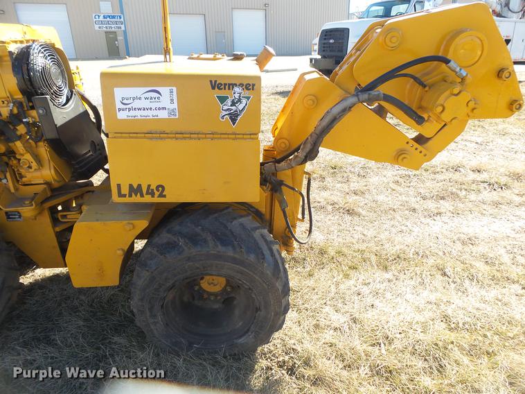 image for item DB7285 1996 Vermeer LM42 vibratory cable plow