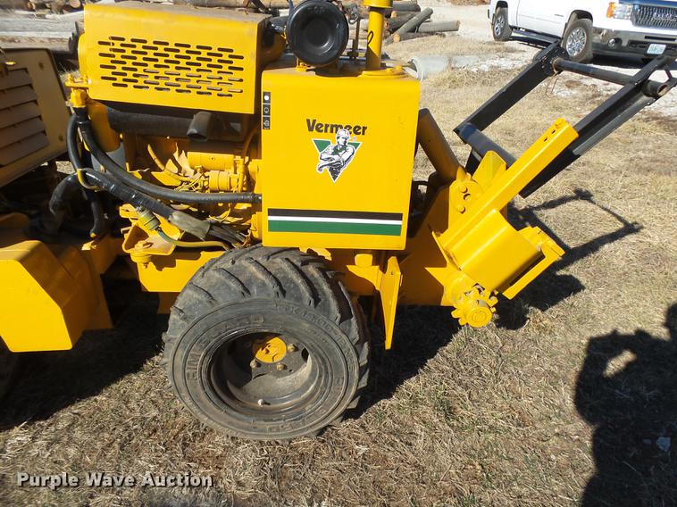 image for item DB7285 1996 Vermeer LM42 vibratory cable plow