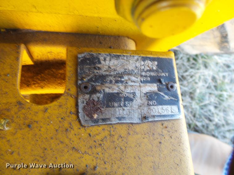 image for item DB7285 1996 Vermeer LM42 vibratory cable plow