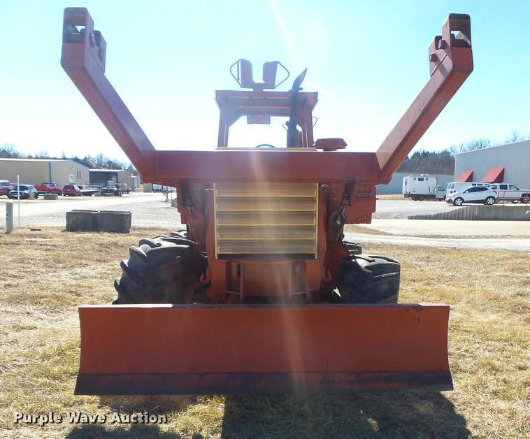 image for item DB7286 1992 Ditch Witch R100 vibratory cable plow