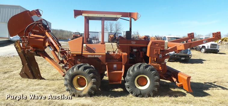 image for item DB7286 1992 Ditch Witch R100 vibratory cable plow