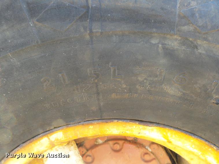 image for item DB7286 1992 Ditch Witch R100 vibratory cable plow