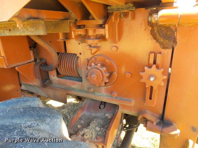 image for item DB7286 1992 Ditch Witch R100 vibratory cable plow