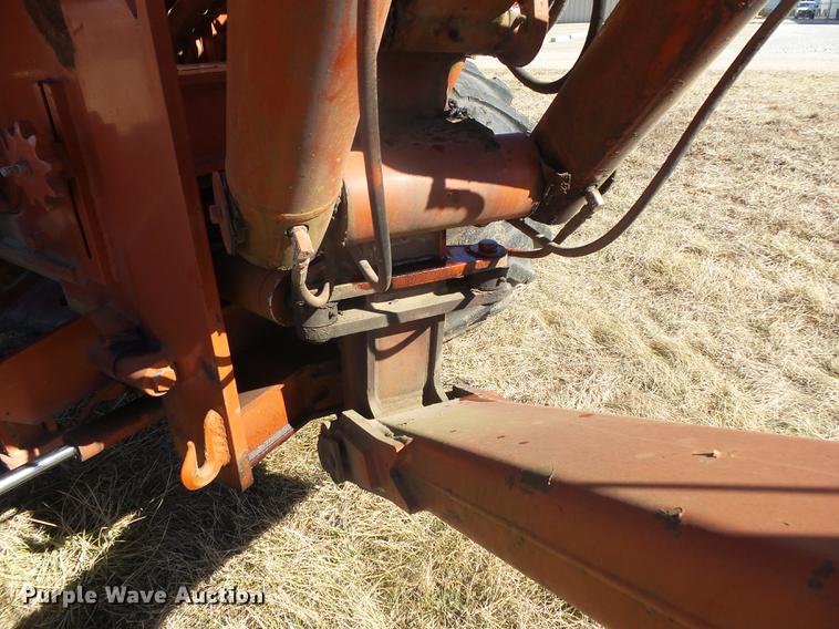 image for item DB7286 1992 Ditch Witch R100 vibratory cable plow