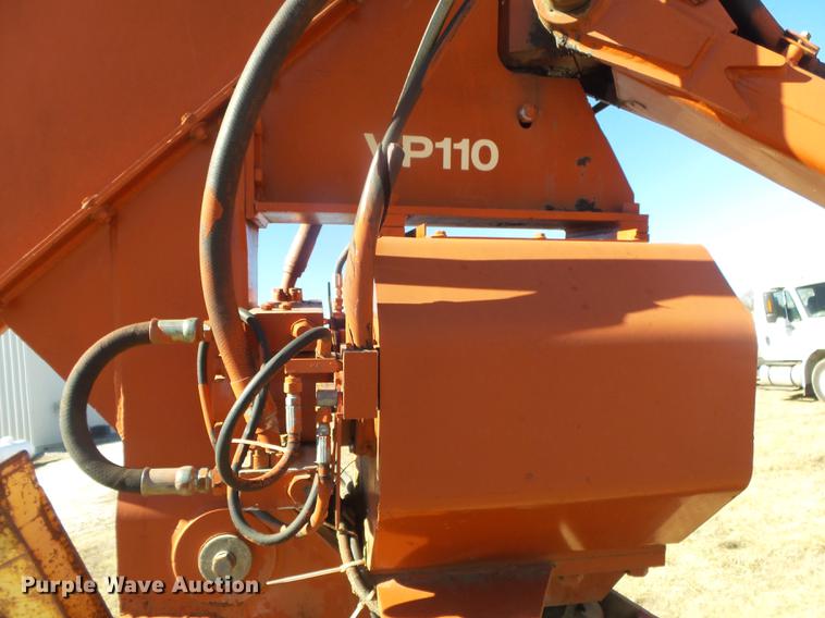 image for item DB7286 1992 Ditch Witch R100 vibratory cable plow