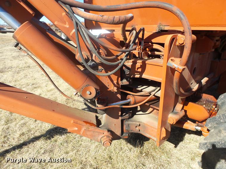 image for item DB7286 1992 Ditch Witch R100 vibratory cable plow