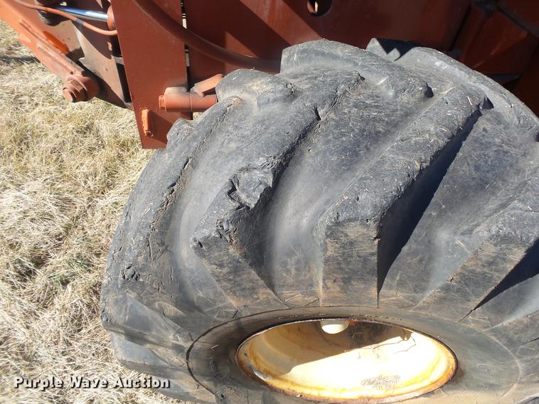 image for item DB7286 1992 Ditch Witch R100 vibratory cable plow