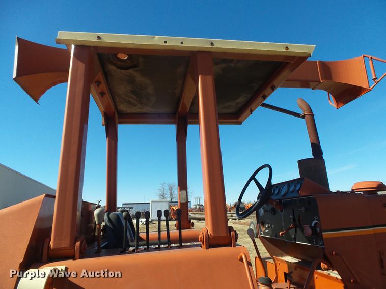 image for item DB7286 1992 Ditch Witch R100 vibratory cable plow