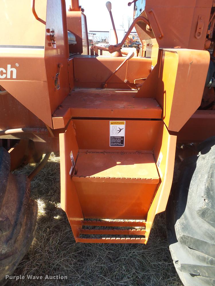 image for item DB7286 1992 Ditch Witch R100 vibratory cable plow