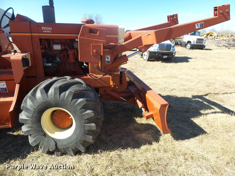 image for item DB7286 1992 Ditch Witch R100 vibratory cable plow