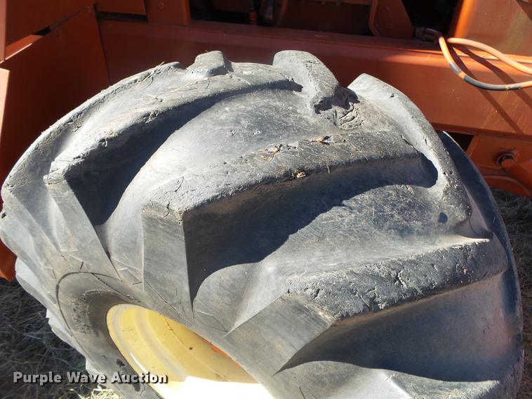 image for item DB7286 1992 Ditch Witch R100 vibratory cable plow