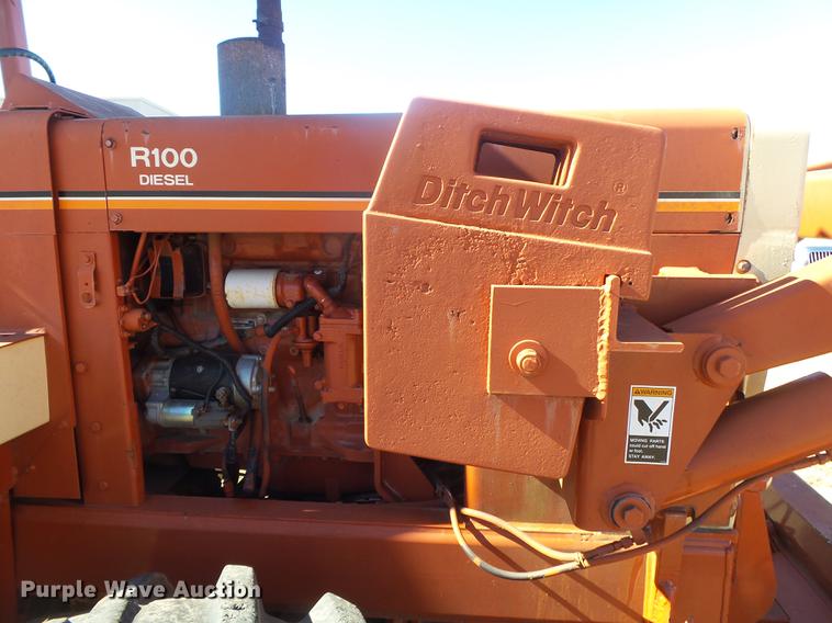 image for item DB7286 1992 Ditch Witch R100 vibratory cable plow
