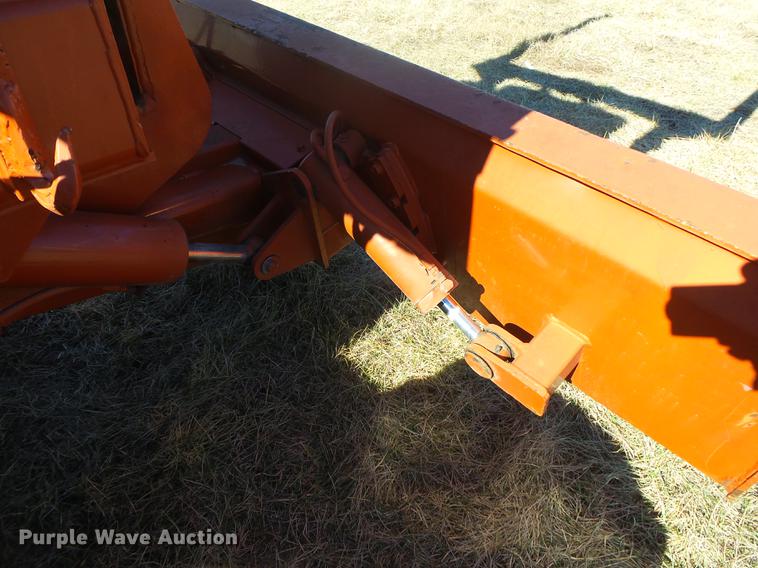 image for item DB7286 1992 Ditch Witch R100 vibratory cable plow