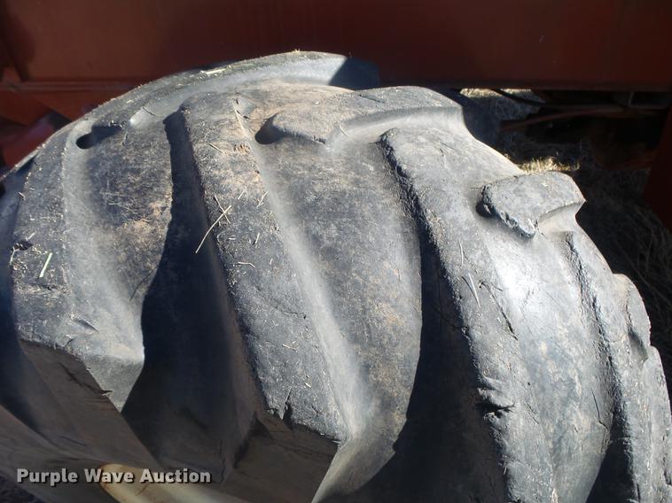 image for item DB7286 1992 Ditch Witch R100 vibratory cable plow