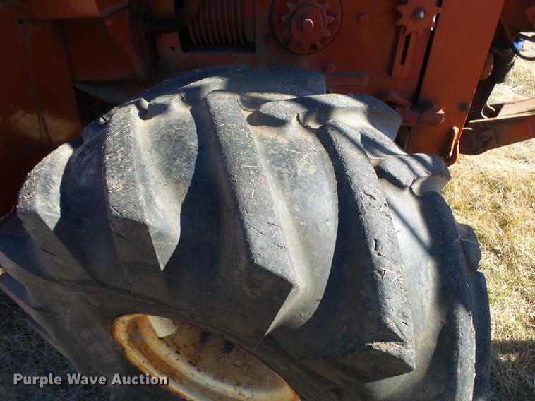 image for item DB7286 1992 Ditch Witch R100 vibratory cable plow