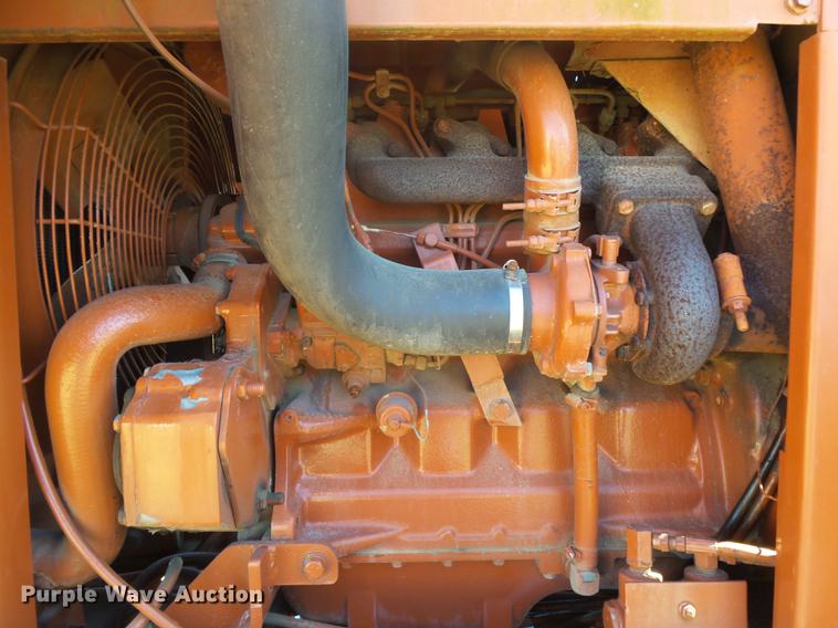 image for item DB7286 1992 Ditch Witch R100 vibratory cable plow