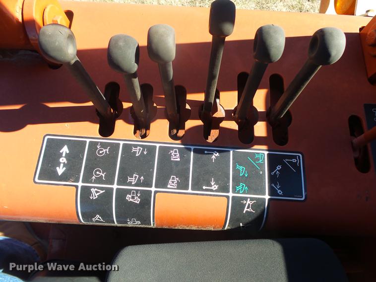 image for item DB7286 1992 Ditch Witch R100 vibratory cable plow