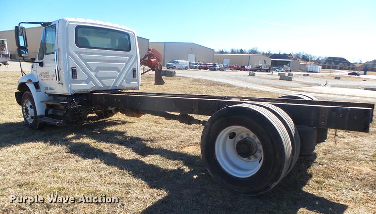 image for item DB7287 2009 International DuraStar 4300 truck cab and chassis