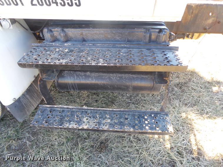 image for item DB7287 2009 International DuraStar 4300 truck cab and chassis