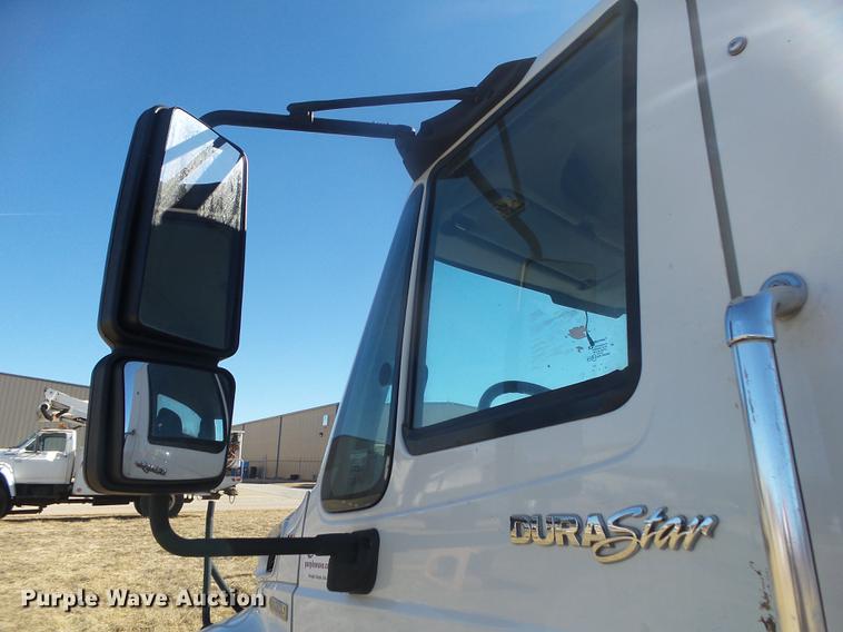 image for item DB7287 2009 International DuraStar 4300 truck cab and chassis