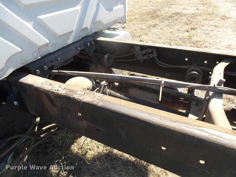 image for item DB7287 2009 International DuraStar 4300 truck cab and chassis