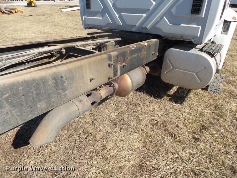 image for item DB7287 2009 International DuraStar 4300 truck cab and chassis