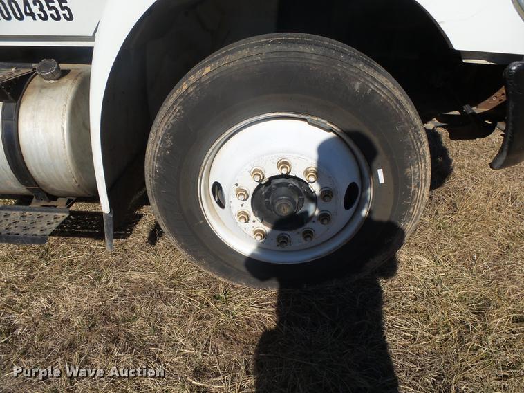 image for item DB7287 2009 International DuraStar 4300 truck cab and chassis