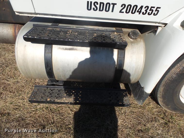 image for item DB7287 2009 International DuraStar 4300 truck cab and chassis