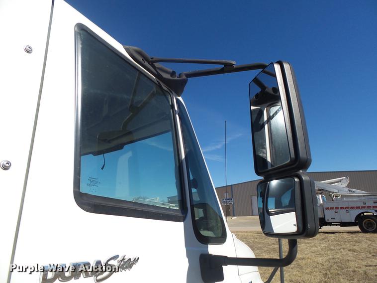 image for item DB7287 2009 International DuraStar 4300 truck cab and chassis