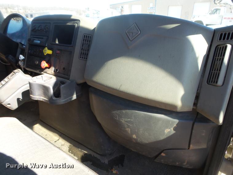 image for item DB7287 2009 International DuraStar 4300 truck cab and chassis