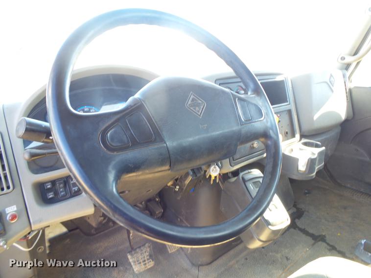 image for item DB7287 2009 International DuraStar 4300 truck cab and chassis