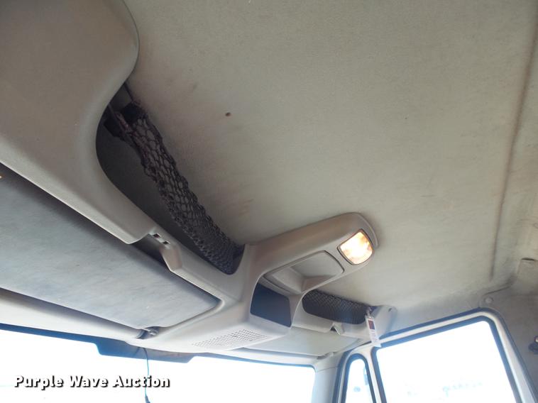 image for item DB7287 2009 International DuraStar 4300 truck cab and chassis