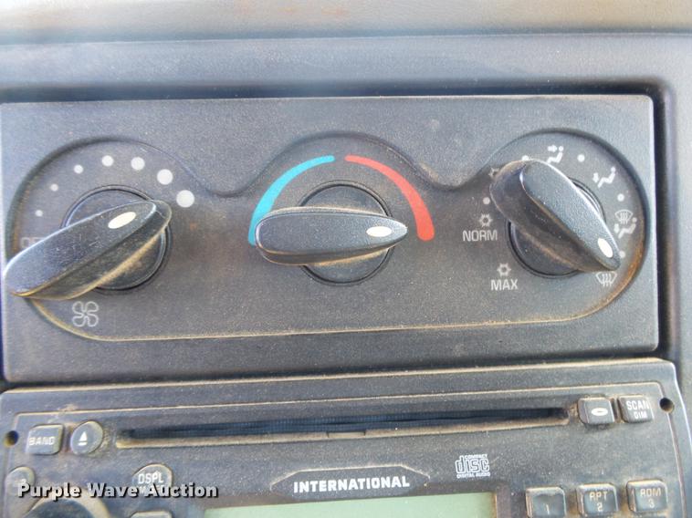 image for item DB7287 2009 International DuraStar 4300 truck cab and chassis