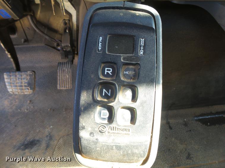 image for item DB7287 2009 International DuraStar 4300 truck cab and chassis