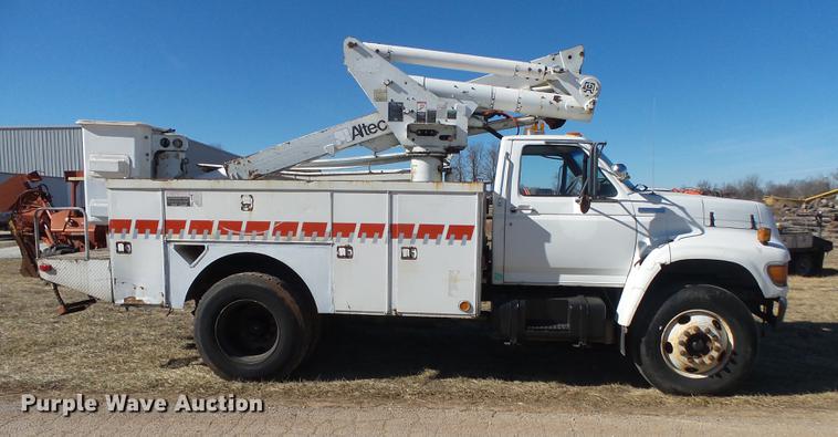 image for item DB7288 1997 Ford F800 Super Duty bucket truck