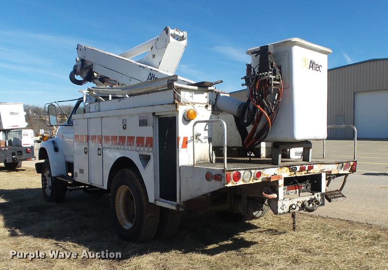 image for item DB7288 1997 Ford F800 Super Duty bucket truck