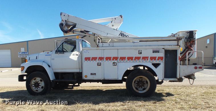 image for item DB7288 1997 Ford F800 Super Duty bucket truck